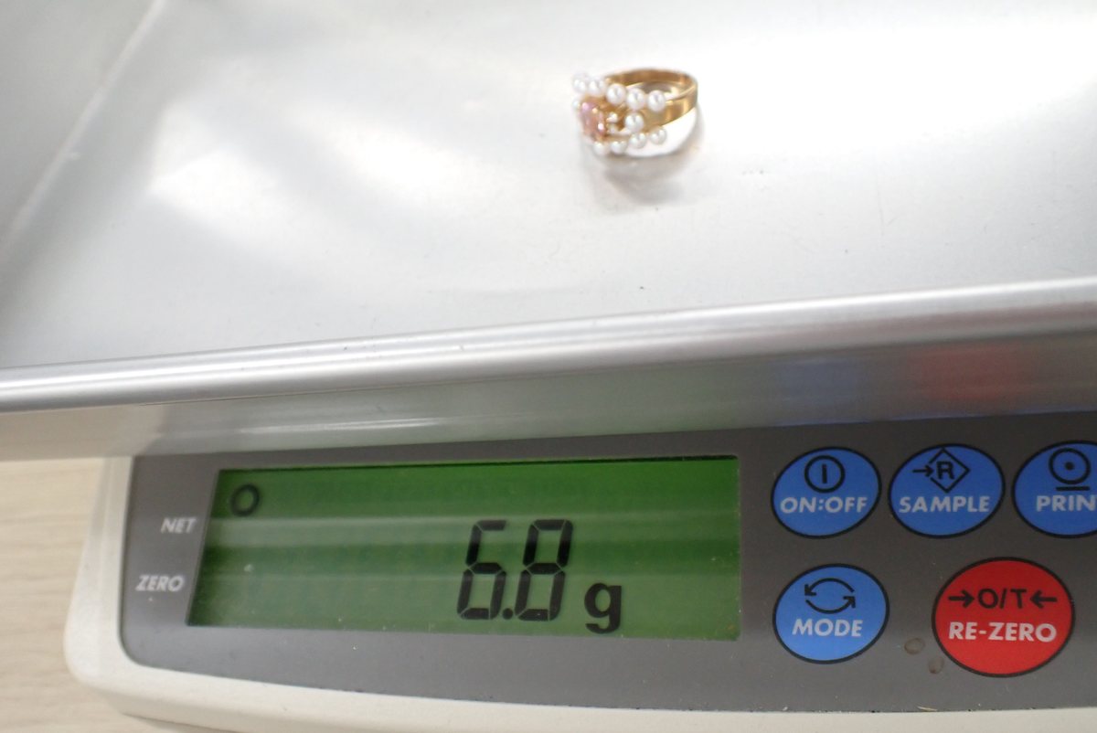 ジュエリーの重量計測(約6.8g)